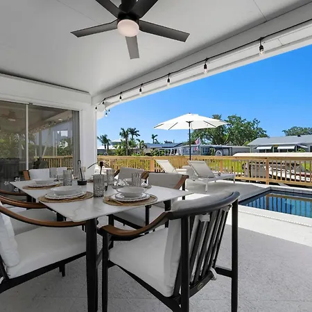 Bayside Hideaway! Private Pool With Water View And Canal Side Dock! Available For Summer!
